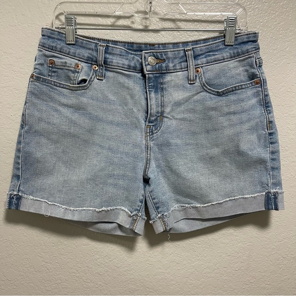 Denizen by Levi’s Light Wash Cuffed Jean Shorts Size 8/29 - Picture 1 of 5